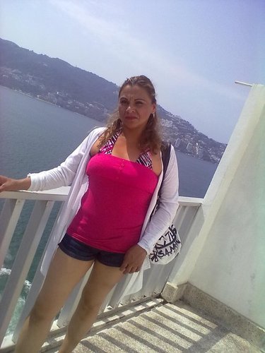 soy una mujer bi con ganas de nuevas experiencias