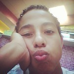 Por isso eu amo sem medo meu sentimento já não é nenhum segredo.
13-08-12♥
my paradise is you.