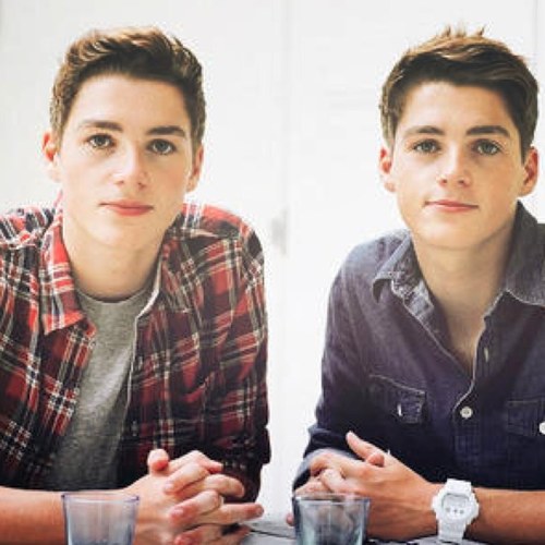 This is a fan twitter for the Harries twins. @JacksGap and @FinnHarries are gorgeous and we love their videos :) | owners: @laurajbyrnex & @nikkileendertsn