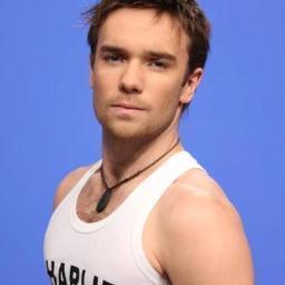 FANS del principe de las #bickovers ¡Charlie! CarlitosBick*-* ganador de la tempo.08 el britanico, el perro ingles------ @charlieBick1 FuerzaCharlieTempo12:-)