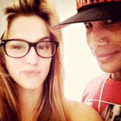 ♥ São as iniciais dos seus nomes, que rabisco em meu pulso, ou escrevo em meu caderno... Sempre com um coração ao lado (...) @sophiaabrahao @MicaelBorges_   ♥