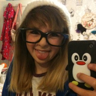 Fllow mee turds x