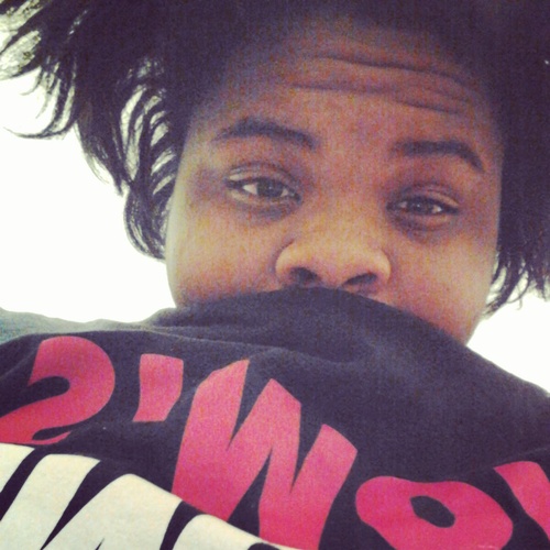 Single \ loud / fight anybody ov Chinese food / always screaming WORLLLDD STTAARR /if yu ah real nigga then fuck with meh