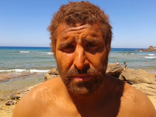 Jugador de rugby, ingeniero, aficionado al disfraz. No se si por este orden...no soy lo que sigo