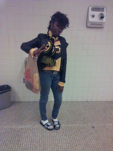 R.W.G Drizzy         R.W.G S.A   G4l We Straight Booming.  #SneakerHead