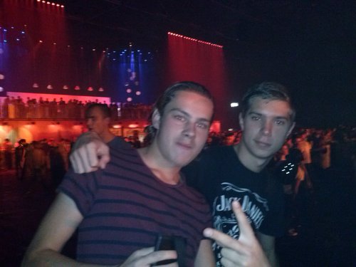 DenBoets's profile picture. Gewoon boets/ donck/festivals/music/en de rest vul zelf maar in :)