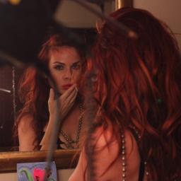 singer/songcreator, artist, actress, mother, crooner swooner lover of the mooner
