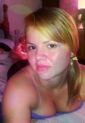 Cv0403's profile picture. soy una persona super cariños me encanta escuchar música, ver tv y hacer amigos!!! :-)