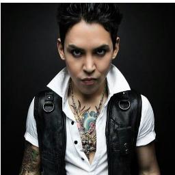 I love the bands @escapethefate Ungrateful its so fucking perfect!!