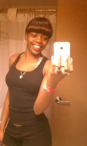 it's me the one that love to smile and have funn..10/15/12 Cool A'f Silly Fun To be Around Short -Yooo , Bj' R.I.P NETTA &PAKO3