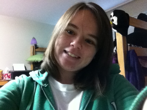 I am a poor nerdy college student studying Psych & History. I love food, shiny bright things, having fun, and hugs :D