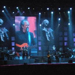 musica ,amigos,futbol,leer, y todas mis adicciones