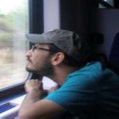 Exdeportista de élite. Actualmente estudiante de Periodismo,  Conferenciante Entrenador Deportivo y Escritor peregrinando con las adversidades y diversidades