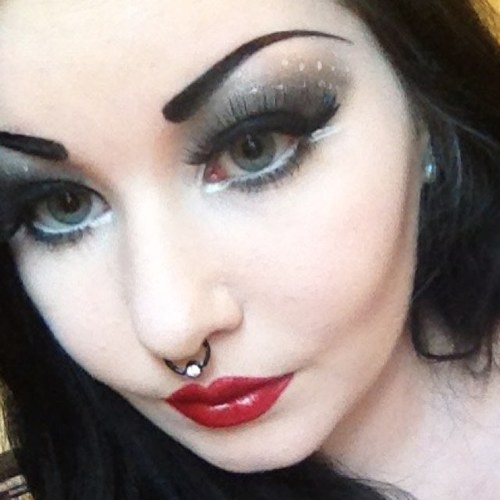 Alternative Model & Gothic Beauty Addict Synthetic-Doll@hotmail.co.uk