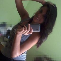 Since 20.07.1996 . Canceriana, sonhadora, preguiçosa, ciumenta, orgulhosa, tímida e bipolar.Chocolate, dormir, vc C.., e colo de mãe melhor coisas do mundo.