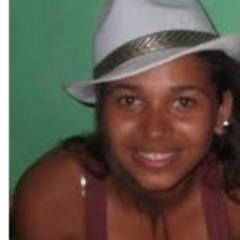 15 Anoos Estudante capricorniana  Corinthiana Rooxa Bagunçeiira, desastrada, amiga,Forrozeira, ciiumenta, Fiukeira e palhaça. Sou tudo, menos perfeiita.