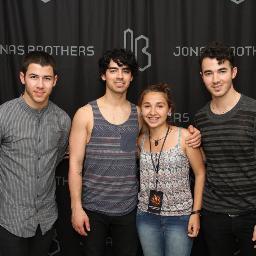 Soy JonaticaLovatica Los amo con todo mi corazón y nunca lo dejare de ser son todo para mi. 28 DE FEBRERO 2013 EN CHILE CUMPLI MI SUEÑO Yde CONOCER A LOS JONAS