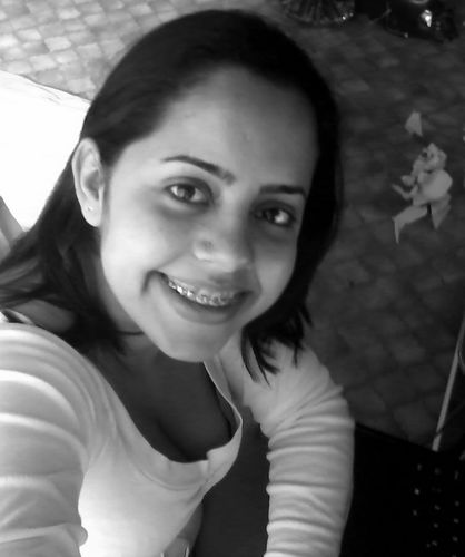 Só há duas maneiras de viver a vida: a primeira é vivê-la como se os milagres não existissem. A segunda é vivê-la como se tudo fosse milagre.