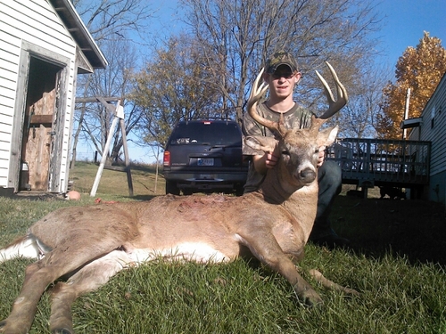 love to hunt and fish n go muddin nd talk to my bestfriend
