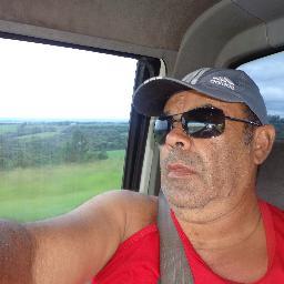 Moro em Maringa Paraná sou empresário no ramo de cromação e fabrico equipamentos liturgicos ou sacros tais como ambulas calices cruzes castiçais sacrarios etc