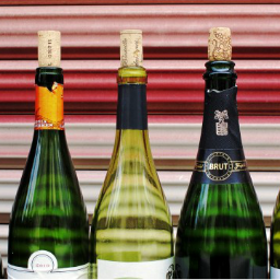 tw_affi_7's profile picture. こんにちは、やすっさんです。
訪問ありがとうございます。

毎日仕事で疲れた体を
お酒で癒してますｗ

そのくらいの酒好きです！

あと旅行も好きで、年に２回は
海外へ遊びに行ってます。

宜しくお願いします。