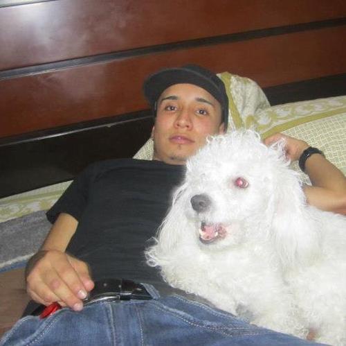 sii con el bb de la casa..hermosos mi zkaeser... xD