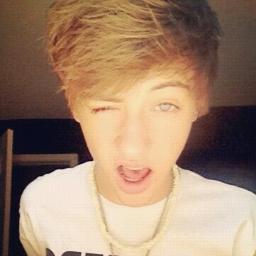I'm Austin from Tumblr :) #RP #bi Talk to me, I don't bite ;p single