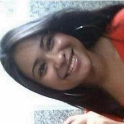 Eu, família, amigos, chocolate, música, Deus e só.