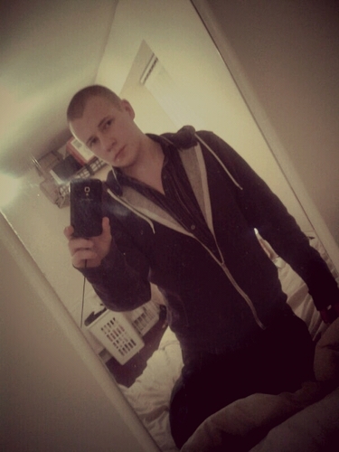 Birdyx18's profile picture. I'm 18,   A laid back guy. :)