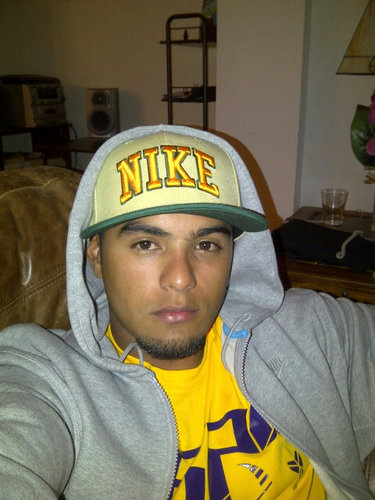 Estudiante de derecho, jugador de softball , amo a mis hijos, amo a mi pais Venezuela.