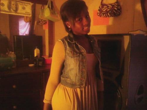 Im lay bak ,speaks minds,dnt gve a f* wat no bdy say du mhe regardless love tuh hve fun wit dhe homies #Wifey Type as well