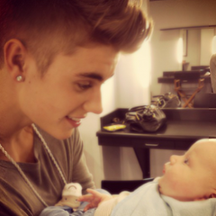 19. Brazilian. Proud of being a belieber. #BELIEVE  Thank u @justinbieber for all. Ask for follow back :] x
