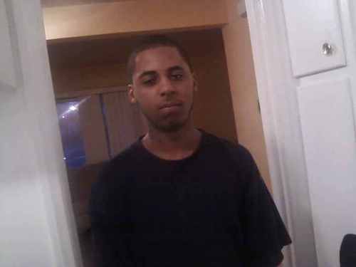 am 24 years old i fool and stunt on niggas i like going out with friends and family