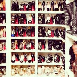 DinkumWomen's profile picture. Dinkum Women is literally a one-stop-shop for every woman.  
Follow and receive updates on great deals on designer shoes, clothing, handbags, accessories, etc.