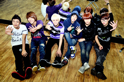 there are all photos of b2st . Only if u r b2st fan