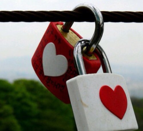 111ftooom's profile picture. 