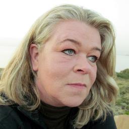 Fæddur Akurnesingur, alin upp sem Hafnfirðingur og ætla að verða gömul sem suðurnesingur...