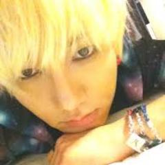 อันยองเซโยฮะ~ ^o^ กระผมเป็นเอลฟ์! 555+ ถึงเป็นเอลฟ์ผมก็รักวงอื่นนะ* ยืนเก๊กหล่อ* ฟอลมาสิเบบี๋~ แล้วคุณจะหลงรักผมแบบไม่ได้ตั้งใจ: )----ไอ้นี่มันหลงตัวเอง-__-+..