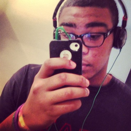 Im not on drugs im just wierd My Tweets say it all #OakGrove #CDFU #2chainz #TrueReligion #TeamFollowBack #Illuminati #IDGAF #HeatNation #RollTide (._.)