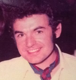 DaddyDash8's profile picture. Trying to look for my real father, Bernie, if you could just retweet my 2 favourited tweets, then by law of the sixth sense, i'll be able to find him. Thanks.