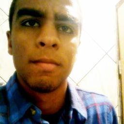 O futuro mais brilhante sempre estará baseado num passado esquecido; você só terá sucesso na vida quando esquecer os erros e as decepções do passado.