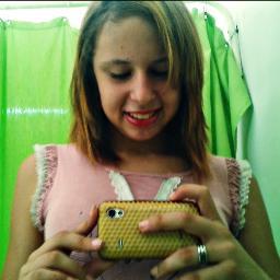Everybody needs inspiration Everybody needs a song A beautiful melody When the night's so long Cause there is no guarantee That this life is easy ♪