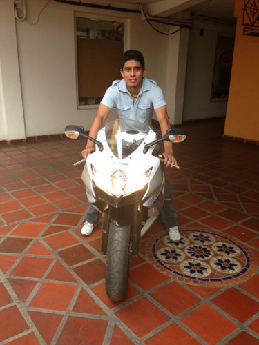 Médico Veterinario
Músico
Apasionado por los caballos y las motos