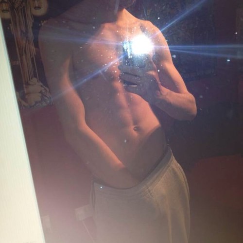Gay lad from London, message me for kik etc :)