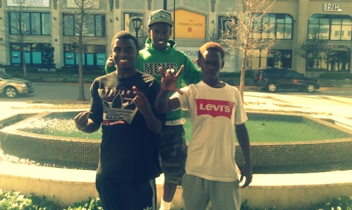 ©I CHASE MONEY WHY U CHASE HOES AND I AINT GONE STOP UNTIL I GOT A BANK IN MY POCKET