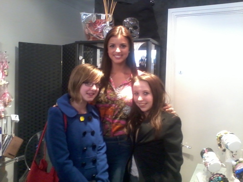 big TOWIE fan met most of the cast! tweeted&followed cast members. also major CHARMED fan! #powerofthree xx