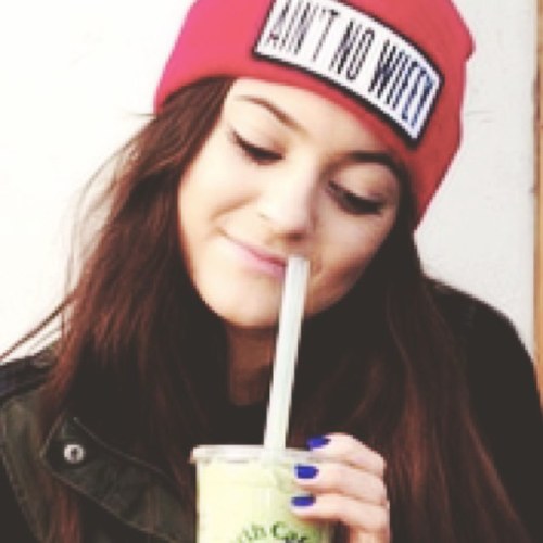 I'm here for you. @kyliejenner (brazilian fan)