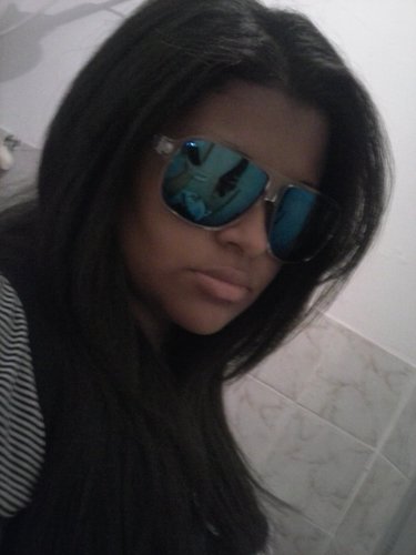Eu sou mais q uma garota, sou aquela mulher q da duro na vida td santo diaa