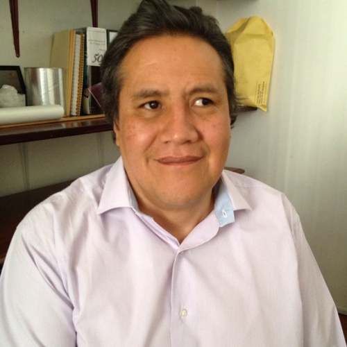 soy la contradicción andante, luchador y soñador que pelea por trascender sus límites internos y que necesita creer en la sonrisa y la fuerza del corazón.
