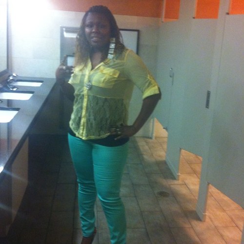A Chick That Likes To Enjoy Life! A Loving Wife And Mother Of 2!